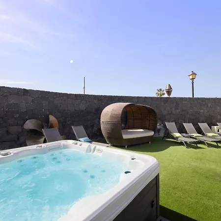 Villa Sea Breeze Jarea By Escape