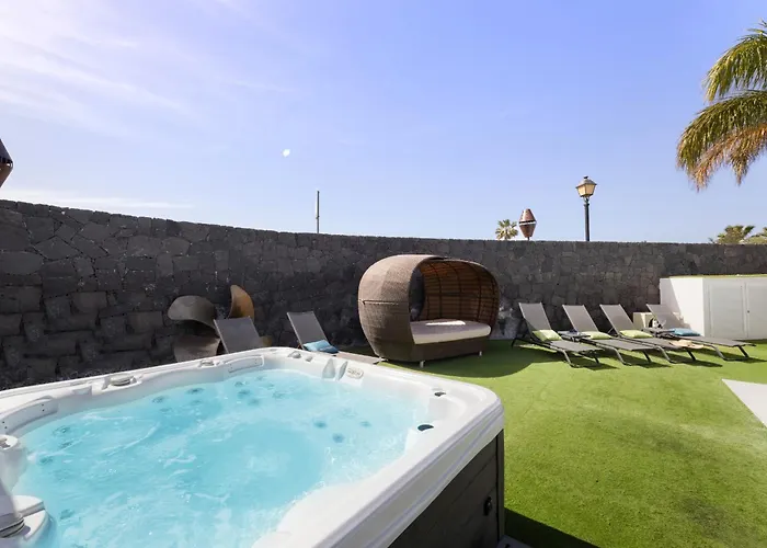 Villa Sea Breeze Jarea By Escape