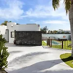 Villa Sea Breeze Jarea By Escape